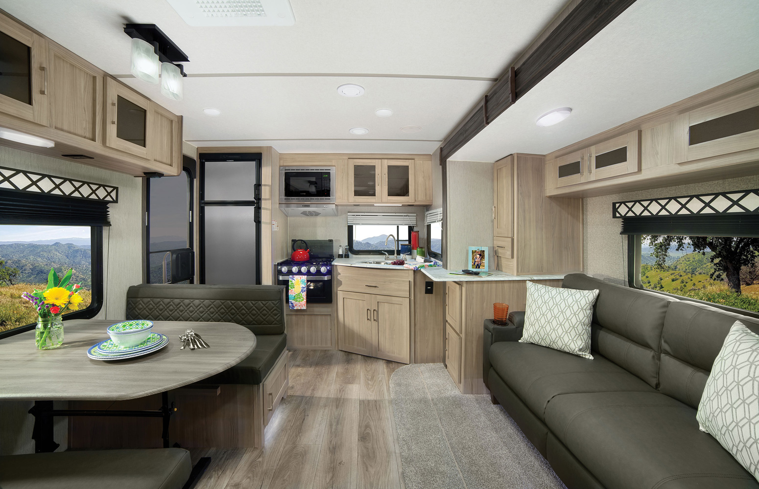 Coachmen Freedom Express Ultra Lite - фото №12